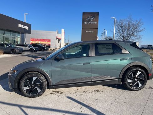 New 2026 Hyundai Ioniq 5 SE image 2