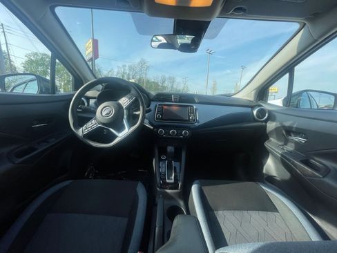 Used 2025 Nissan Versa SV image 31