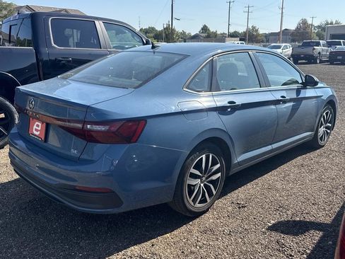 Used 2025 Volkswagen Jetta SE FWD image 7