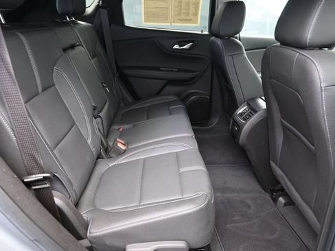 Used 2024 Chevrolet Blazer LT w/ Midnight/Sport Edition FWD image 28