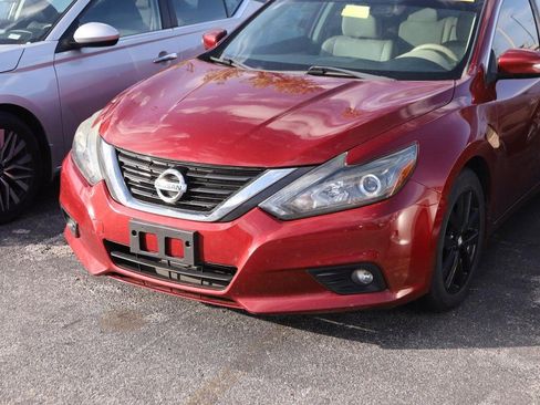 Used 2017 Nissan Altima 2.5 SL w/ 2.5 Technology Package image 5