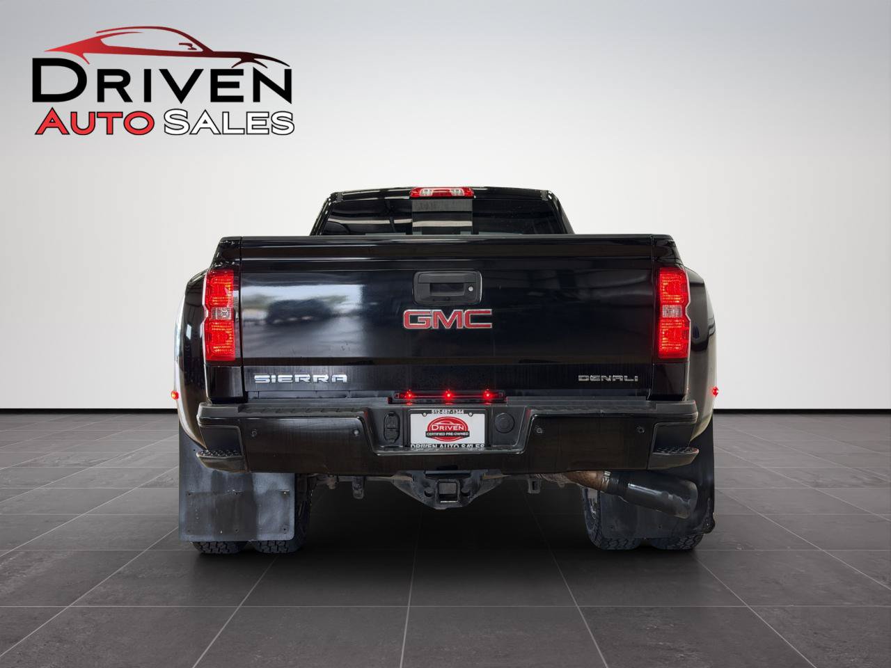 Used 2018 GMC Sierra 3500 Denali w/ Duramax Plus Package AWD/4WD image 6