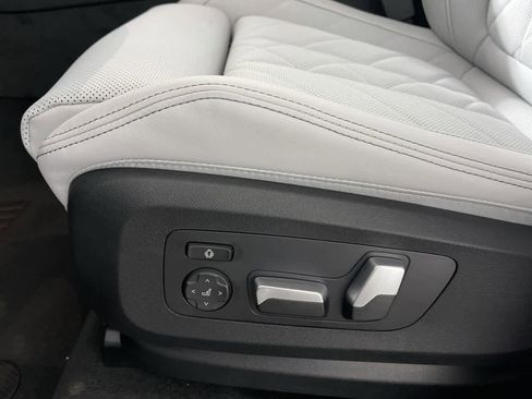 Used 2023 BMW X5 xDrive40i w/ Premium Package image 10