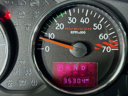 Used 2017 Jeep Wrangler Unlimited Rubicon w/ Quick Order Package 24Z Recon image 15