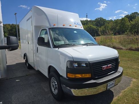 New 2025 GMC Savana 3500 w/ Power Convenience Package image 6