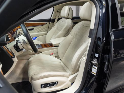 Used 2021 Bentley Flying Spur W12 AWD/4WD image 14