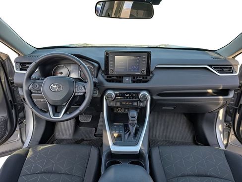 Used 2021 Toyota RAV4 XLE image 10