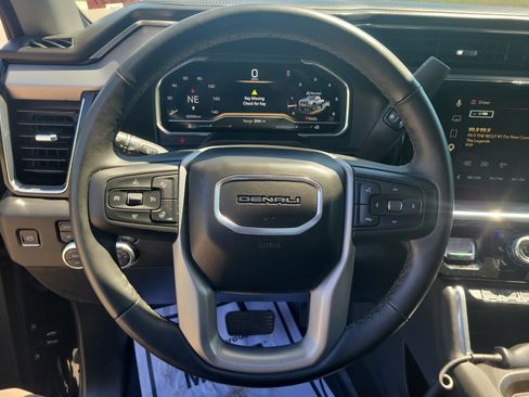 Used 2025 GMC Sierra 2500 Denali w/ Technology Package AWD/4WD image 21