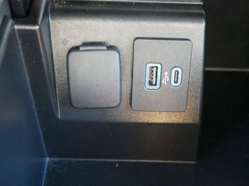 Certified 2021 Ford Explorer XLT w/ Equipment Group 202A image 26