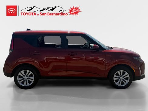Used 2025 Kia Soul LX FWD image 6