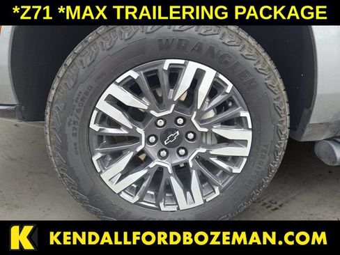 Used 2025 Chevrolet Suburban Z71 w/ Comfort Package AWD/4WD image 9