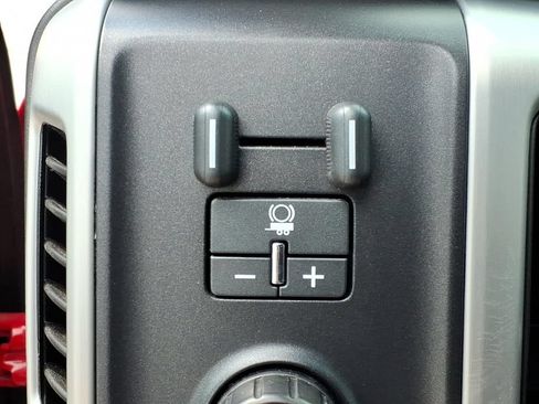 Used 2015 GMC Sierra 1500 SLE w/ SLE Value Package AWD/4WD image 29