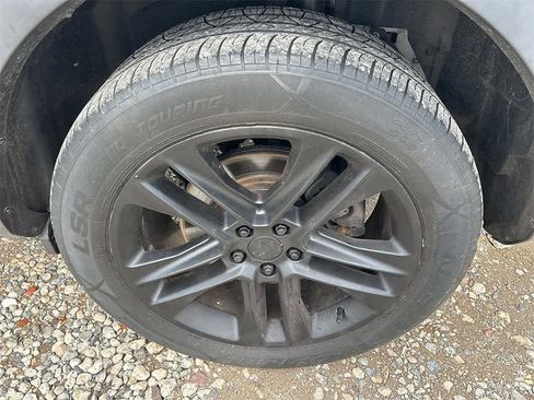 Used 2016 Ford Explorer XLT w/ Equipment Group 202A image 7
