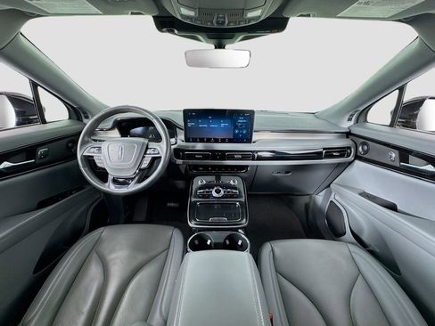 Used 2022 Lincoln Nautilus Reserve AWD/4WD image 14