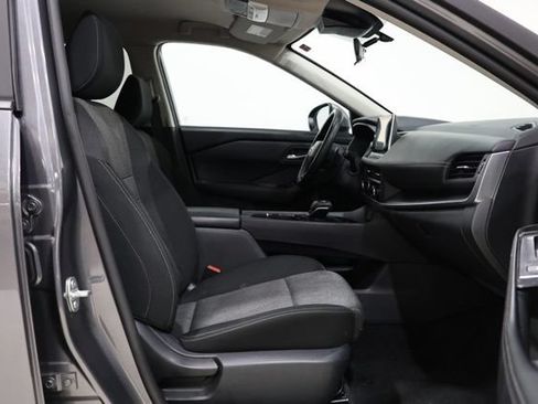 Used 2025 Nissan Rogue SV FWD image 36