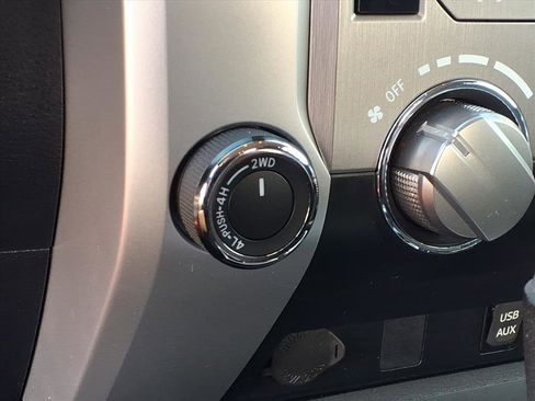 Used 2018 Toyota Tundra SR5 w/ SR5 Upgrade Package image 11