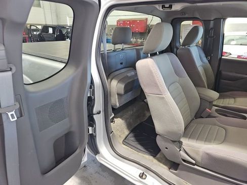 Used 2015 Nissan Frontier S image 20