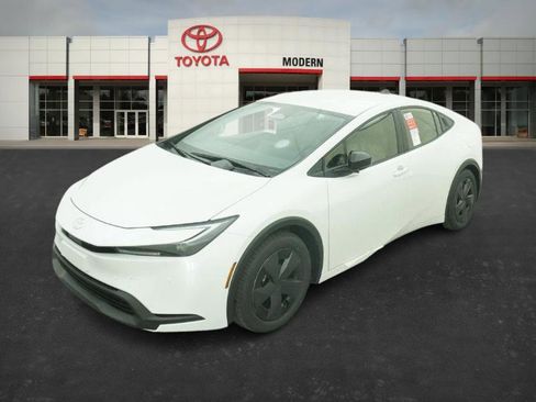 New 2026 Toyota Prius LE image 1