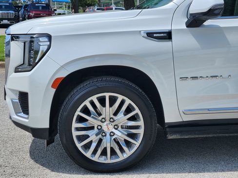 Used 2023 GMC Yukon XL Denali AWD/4WD image 28