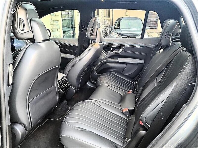 Used 2023 Mercedes-Benz EQS 580 4MATIC SUV image 19