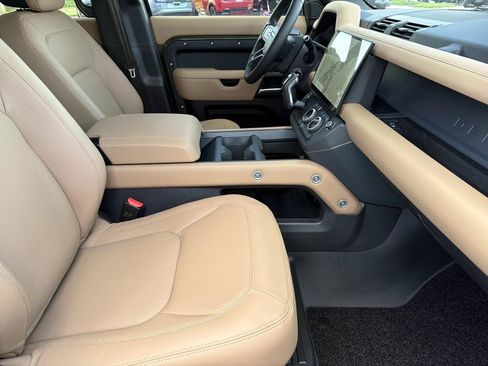 New 2026 Land Rover Defender 110 X-Dynamic SE AWD/4WD image 11