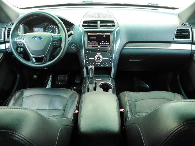 Used 2016 Ford Explorer Limited w/ Equipment Group 303A AWD/4WD image 3