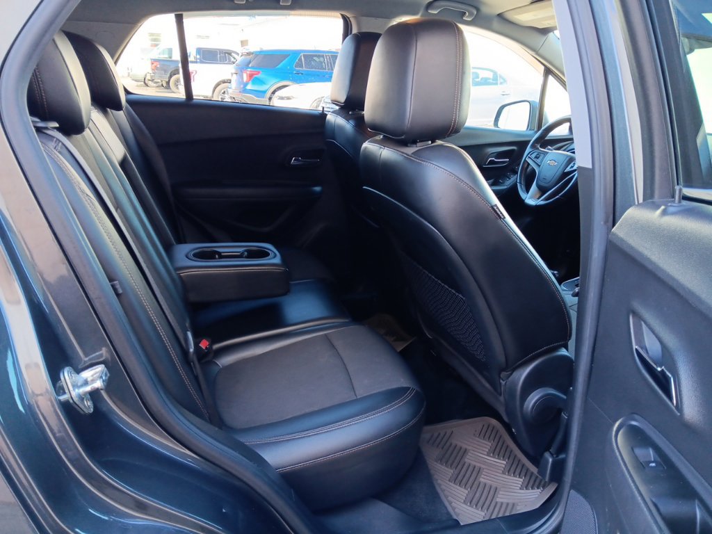 Used 2018 Chevrolet Trax LT w/ LT Convenience Package FWD image 29