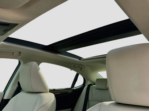 Used 2024 Lexus ES 350 Ultra Luxury w/ Accessory Package (Z2) FWD image 26