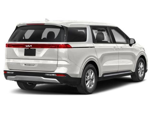 Used 2024 Kia Carnival LX FWD image 2