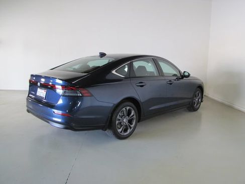 Certified 2023 Honda Accord EX image 25