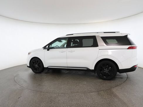 Used 2024 Kia Carnival SX image 8