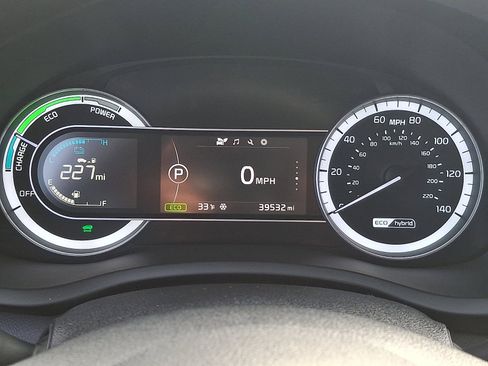 Used 2018 Kia Niro LX image 18