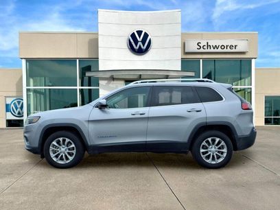 Used 2019 Jeep Cherokee Latitude w/ Popular Appearance Group