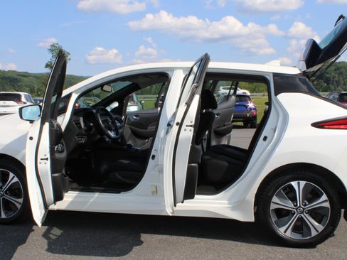 Used 2019 Nissan Leaf SV Plus w/ SV Plus Technology Package FWD image 15