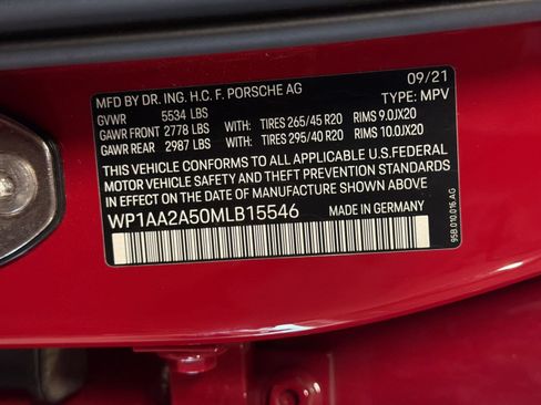 Certified 2021 Porsche Macan AWD/4WD image 26