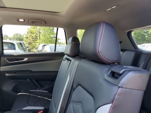 New 2026 Volkswagen Atlas Peak Edition AWD/4WD image 9