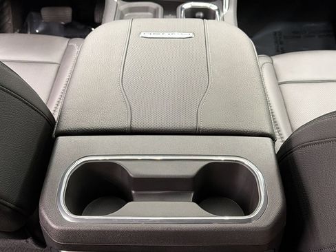 Used 2025 GMC Sierra 3500 Denali w/ Denali Reserve Package image 38