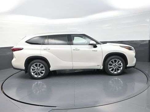 Used 2021 Toyota Highlander Limited AWD/4WD image 12