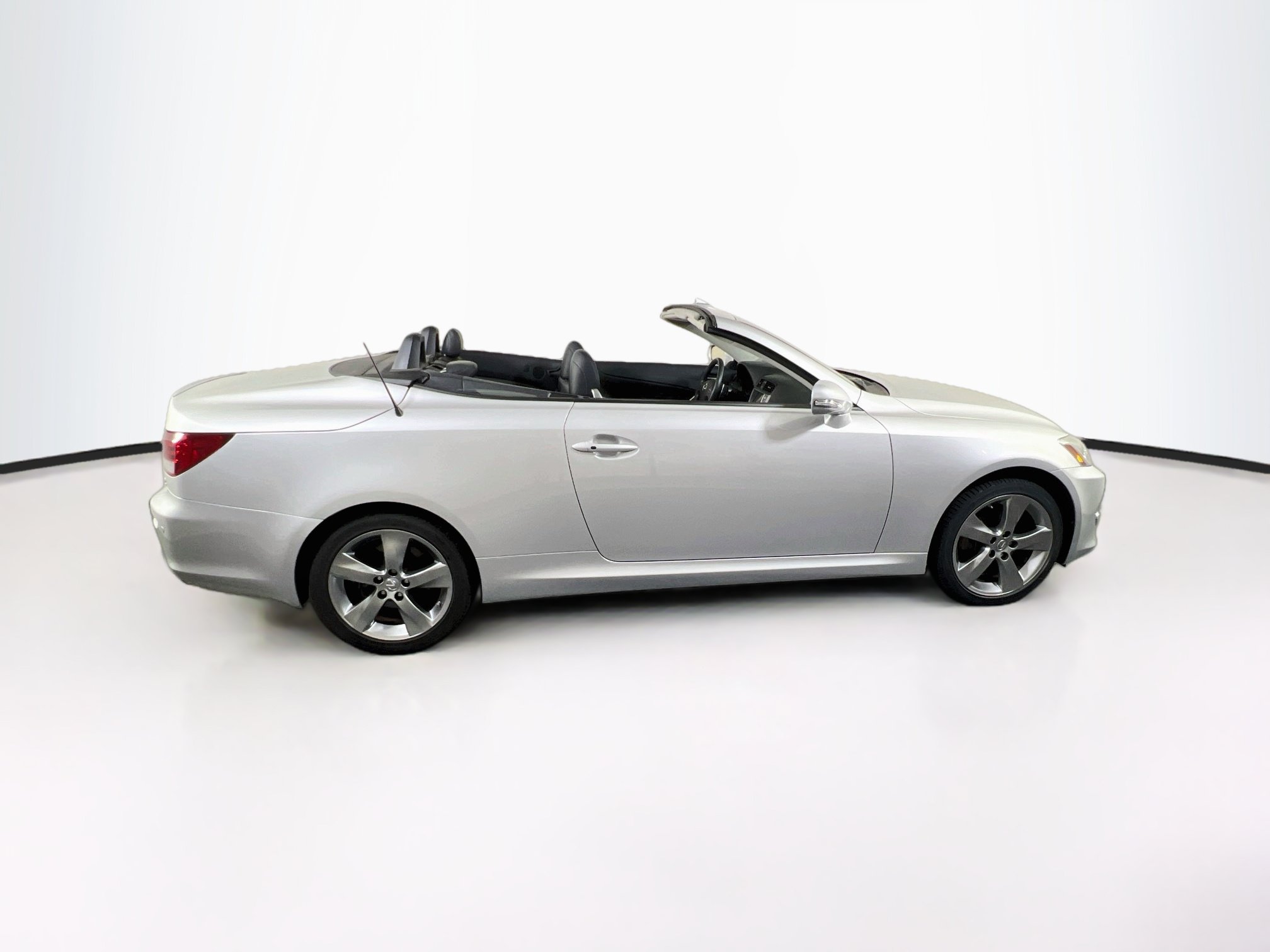 Used 2010 Lexus IS 250C w/ Luxury Pkg RWD image 4