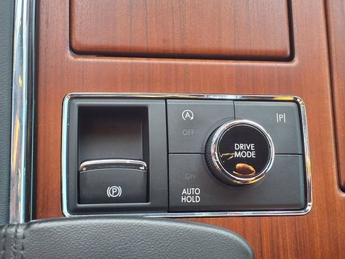 Used 2024 Lincoln Navigator Reserve AWD/4WD image 8