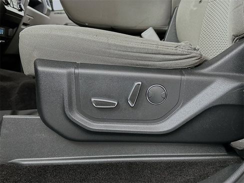 Used 2016 Ford F150 XLT w/ Equipment Group 302A Luxury image 19