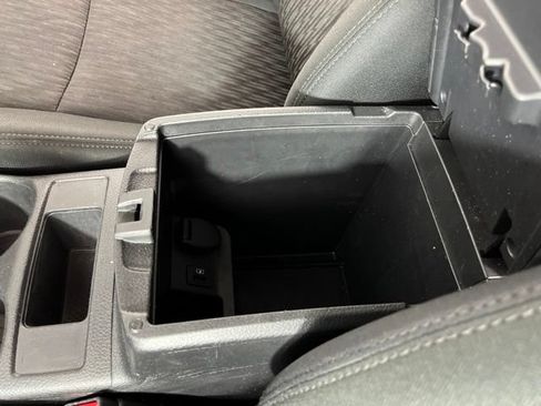 Used 2020 Nissan Rogue S FWD image 29
