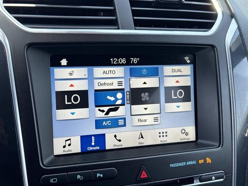 Used 2018 Ford Explorer Limited w/ Equipment Group 301A FWD image 12