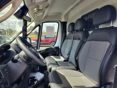 Used 2025 RAM ProMaster 2500 FWD image 6