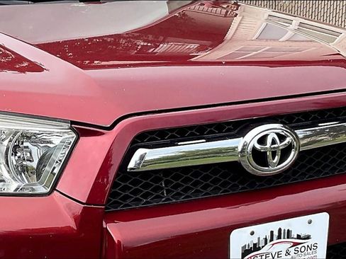 Used 2011 Toyota 4Runner SR5 w/ Convenience Pkg image 33