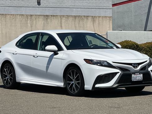 Used 2021 Toyota Camry SE FWD image 5