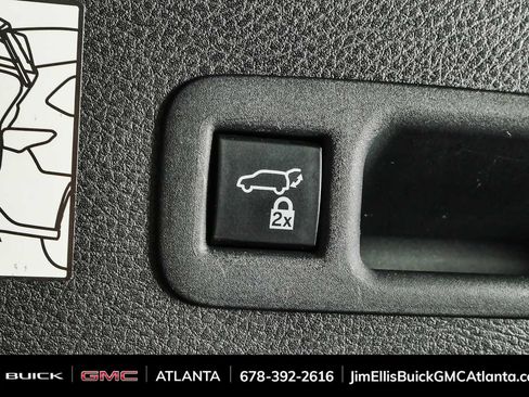 Used 2024 Toyota Sienna XLE FWD image 34