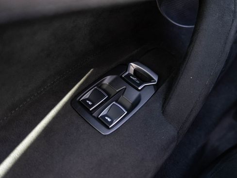 Used 2024 McLaren 750S image 26