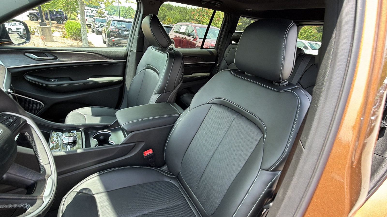 New 2026 Jeep Grand Cherokee Limited AWD/4WD image 18