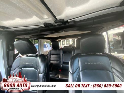 Used 2019 Jeep Wrangler Unlimited Sahara w/ Uconnect 4C Nav & Sound Group AWD/4WD image 19